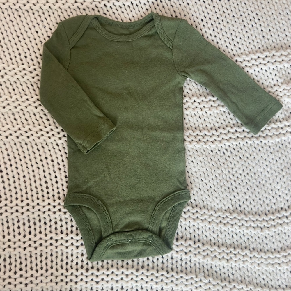 NWOT Carter's Unisex Green Baby Long-Sleeve 100% Cotton Bodysuit Size 3 Months